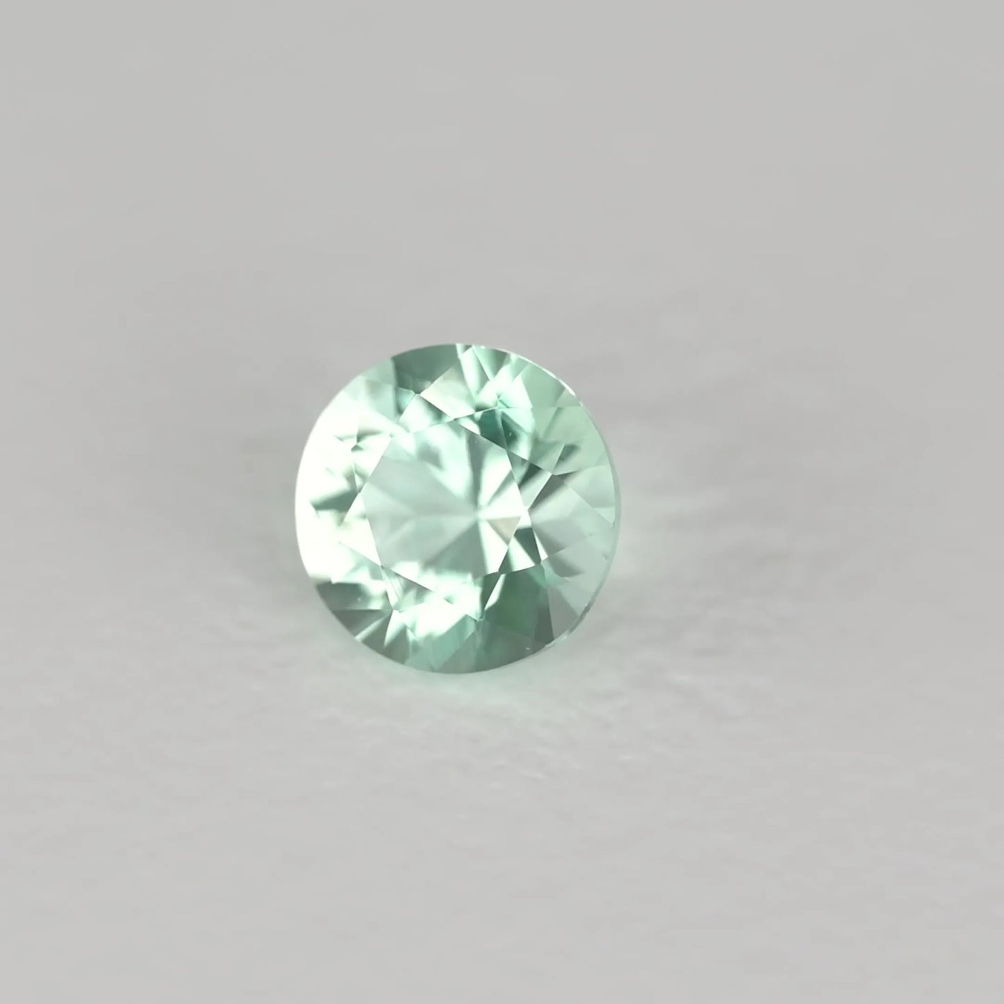 0.16ct Round Natural Emerald (Colour Green, Clarity Eye Clean, Cut Faceted)