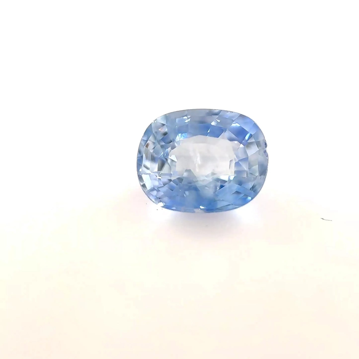 1.06ct Oval Natural Sapphire (Colour Blue, Clarity Slightly Included, Cut Faceted)