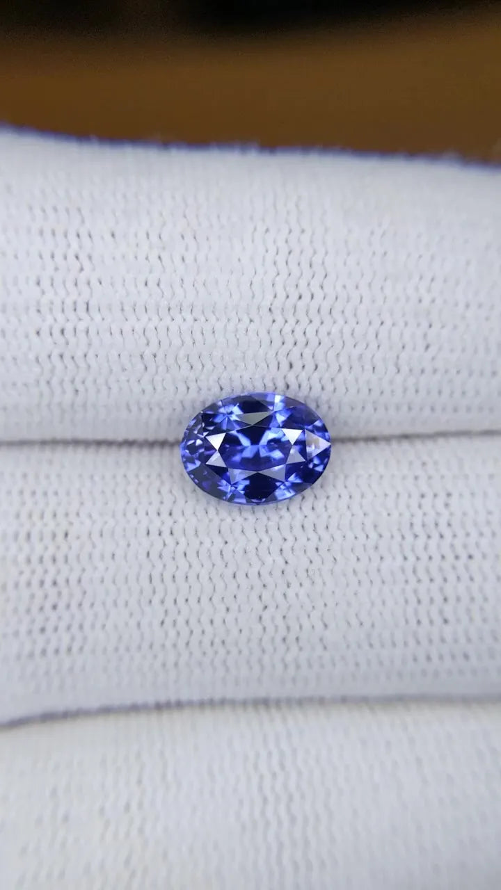 2.26ct Oval Natural Sapphire (Colour Blue, Clarity Eye Clean, Cut Faceted)