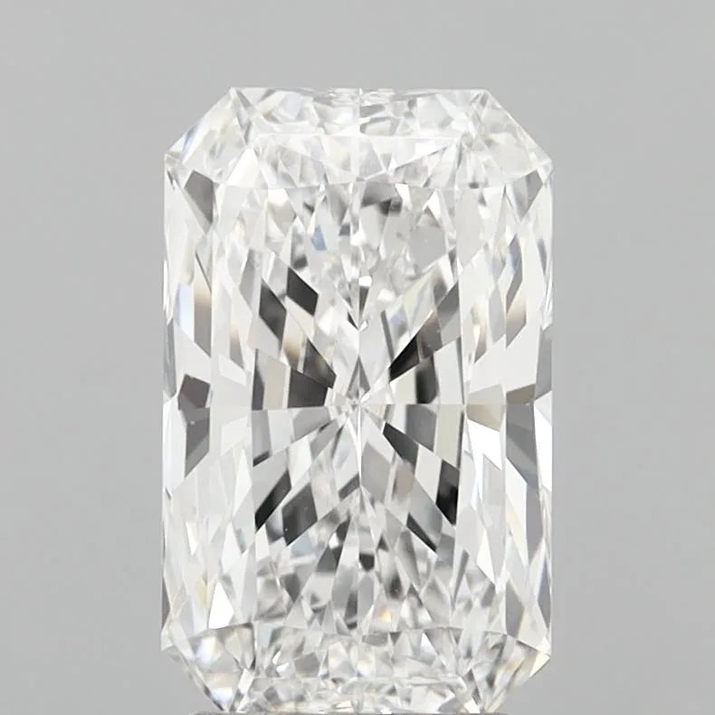 3.29ct Radiant Lab Grown Diamond (Colour E, Clarity VVS2, IGI Certified)