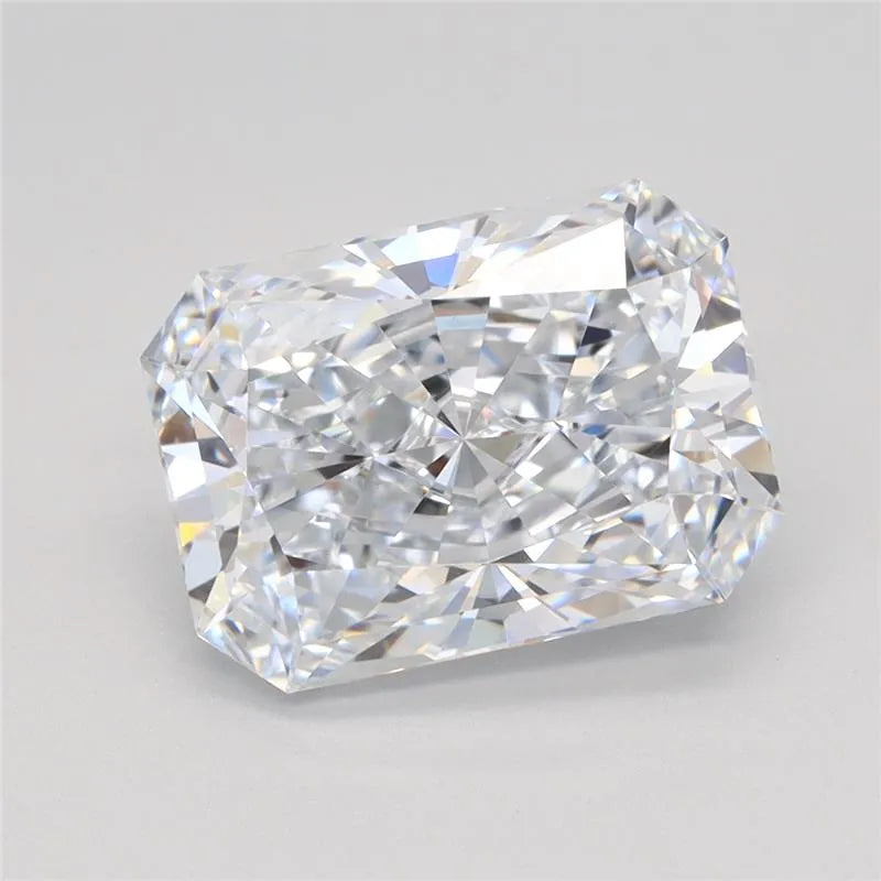 3.73ct Radiant Lab Grown Diamond (Colour E, Clarity VVS1, IGI Certified)