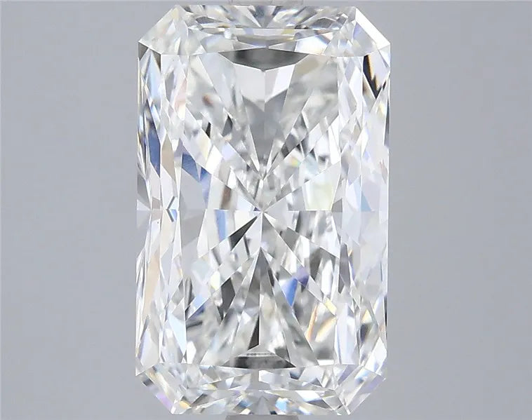 3.81ct Radiant Lab Grown Diamond (Colour F, Clarity IF, IGI Certified)