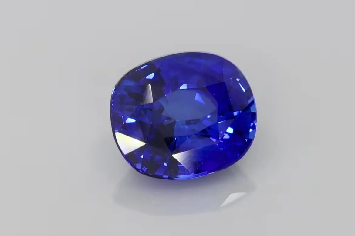 4.03ct Cushion Natural Sapphire (Colour Blue, Clarity Eye Clean, Cut Faceted)