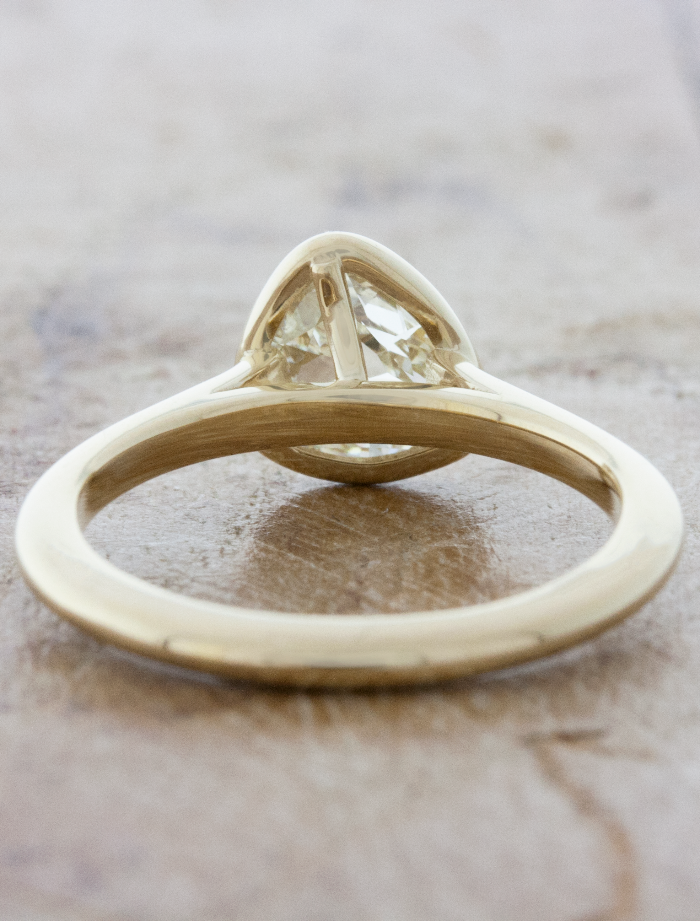 Mettie - 0.75ct Maccle Diamond