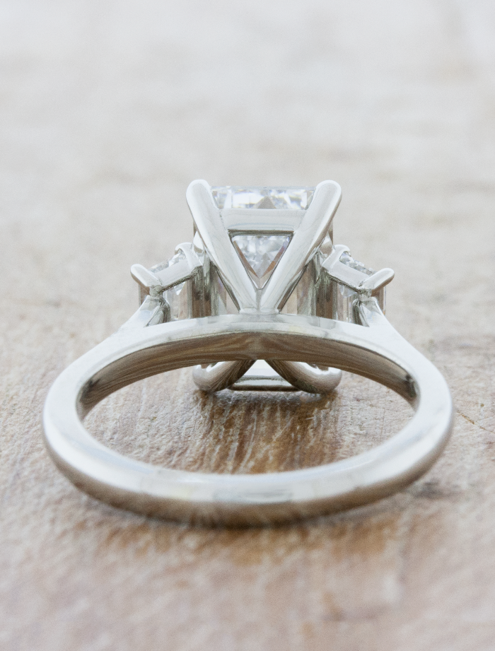 Maria Emerald - Natural Diamonds