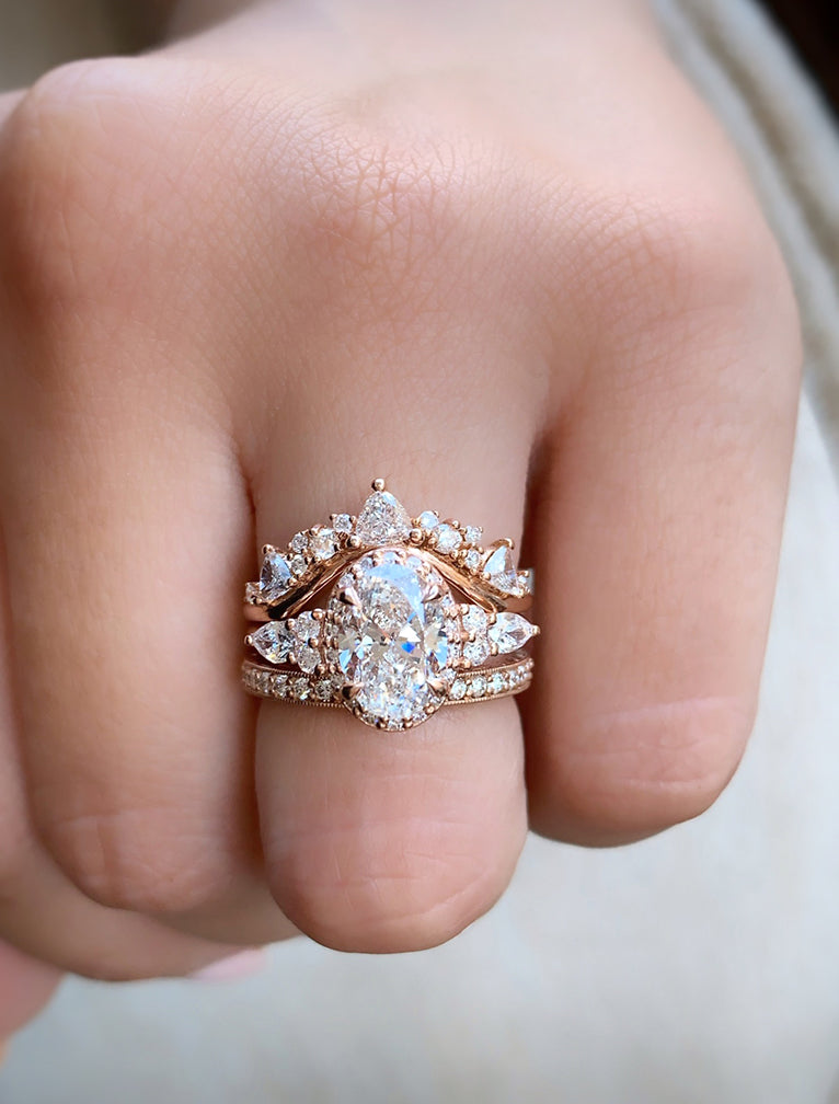 Three-ring oval engagement ring stack