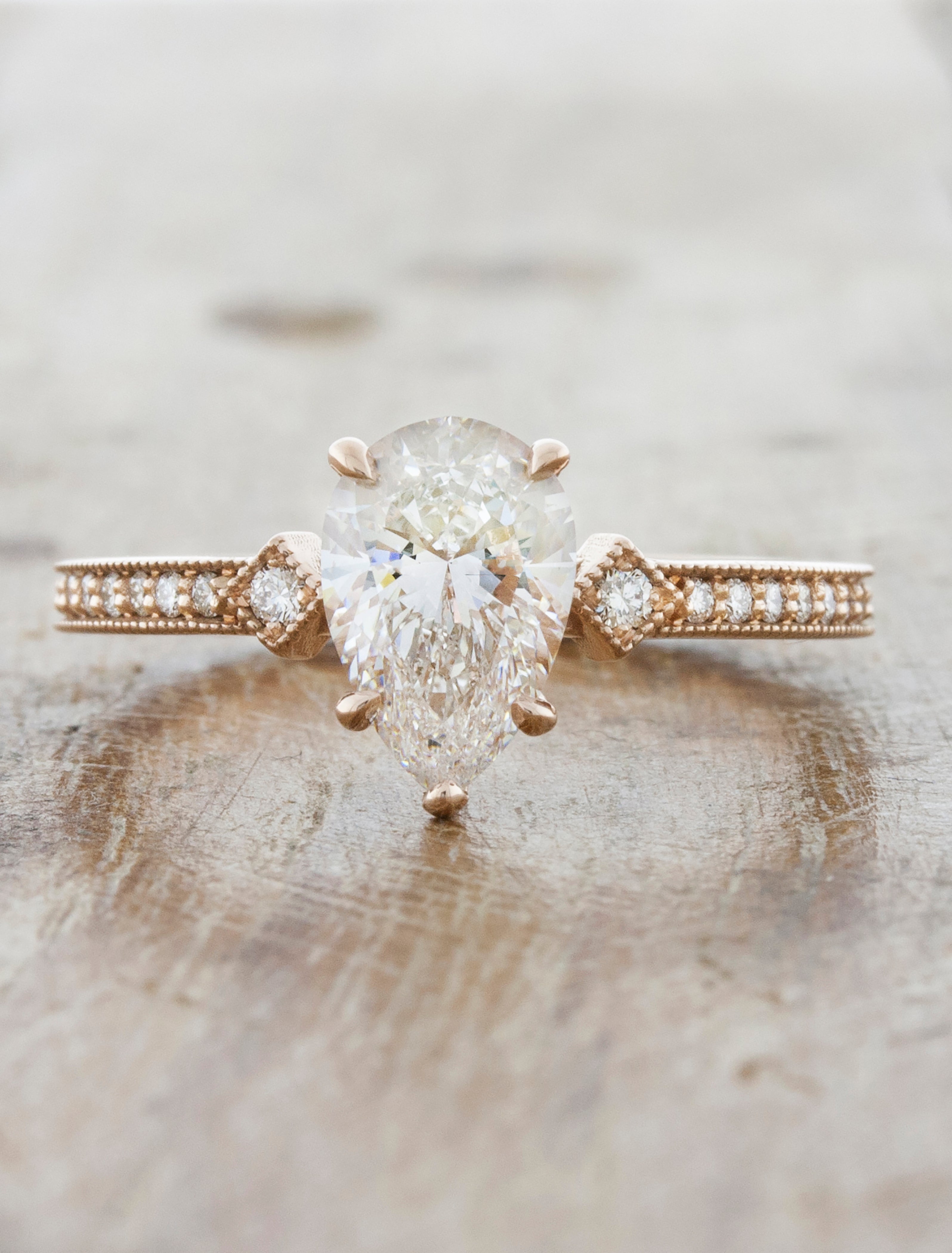 3.5 Ctw Solitaire Pear-Cut Engagement Ring in 18K Gold