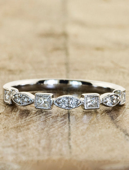 geometric vintage-inspired diamond wedding band - ovals and squares