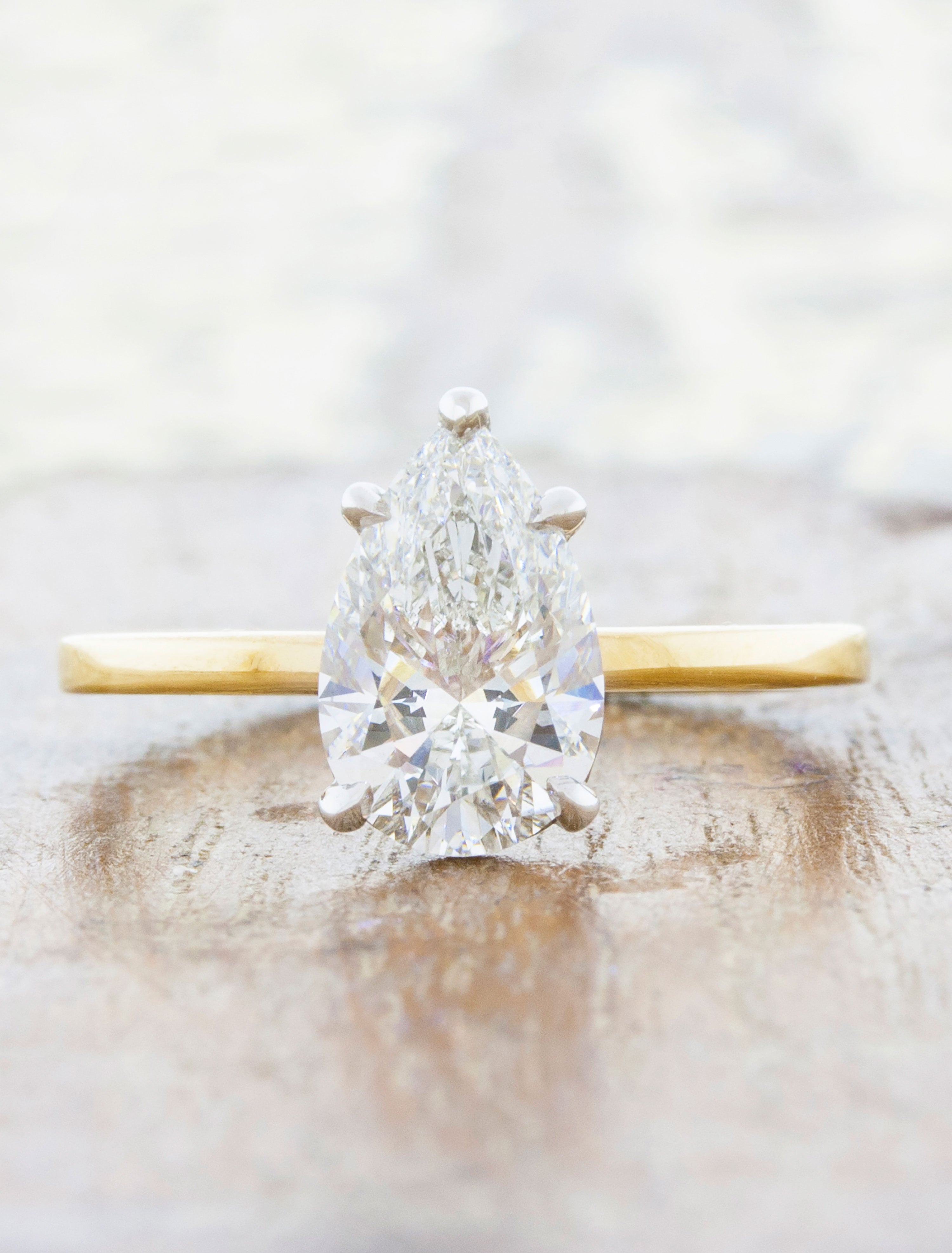 Solitaire pear cut diamond engagement ring Outlet