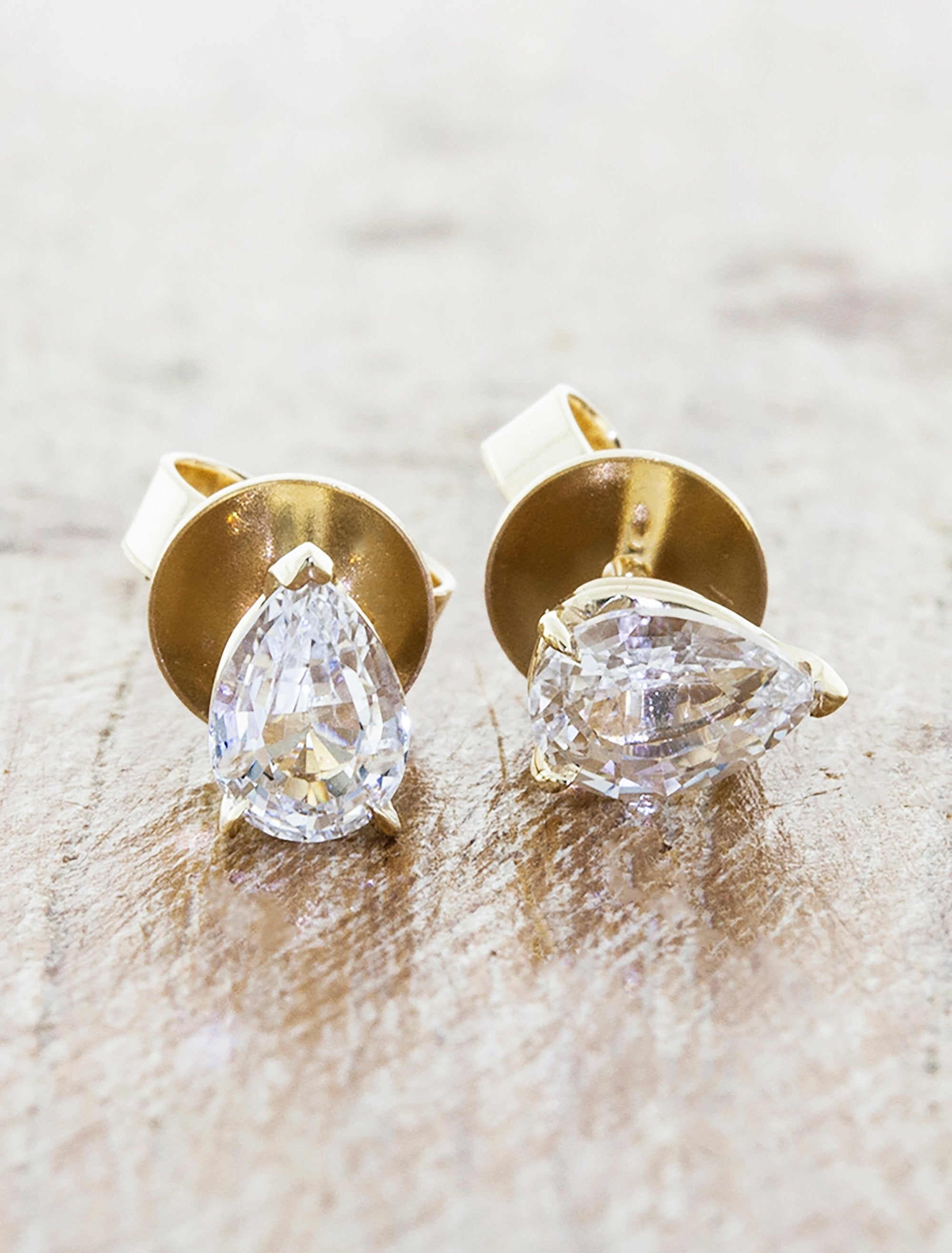 Pear shaped diamond studs Clearance