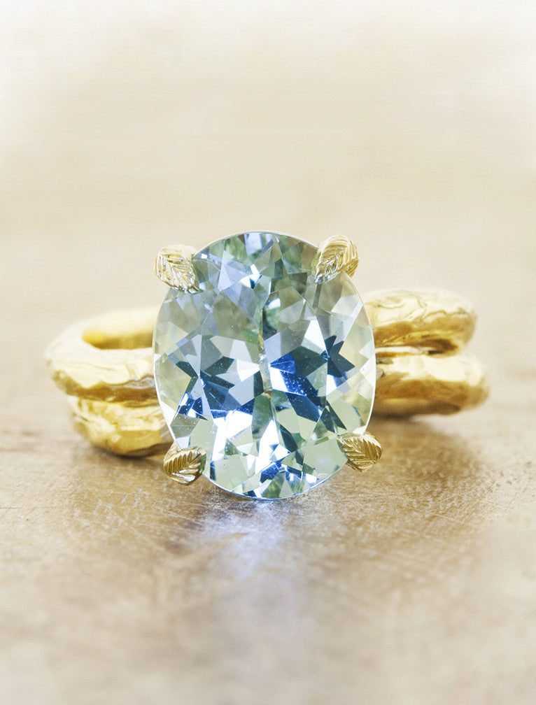 caption:Paired with Kilor wedding band in yellow gold