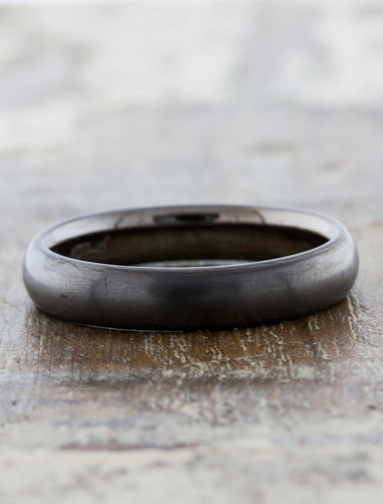 caption:Shown in 4mm width, customized with black rhodium