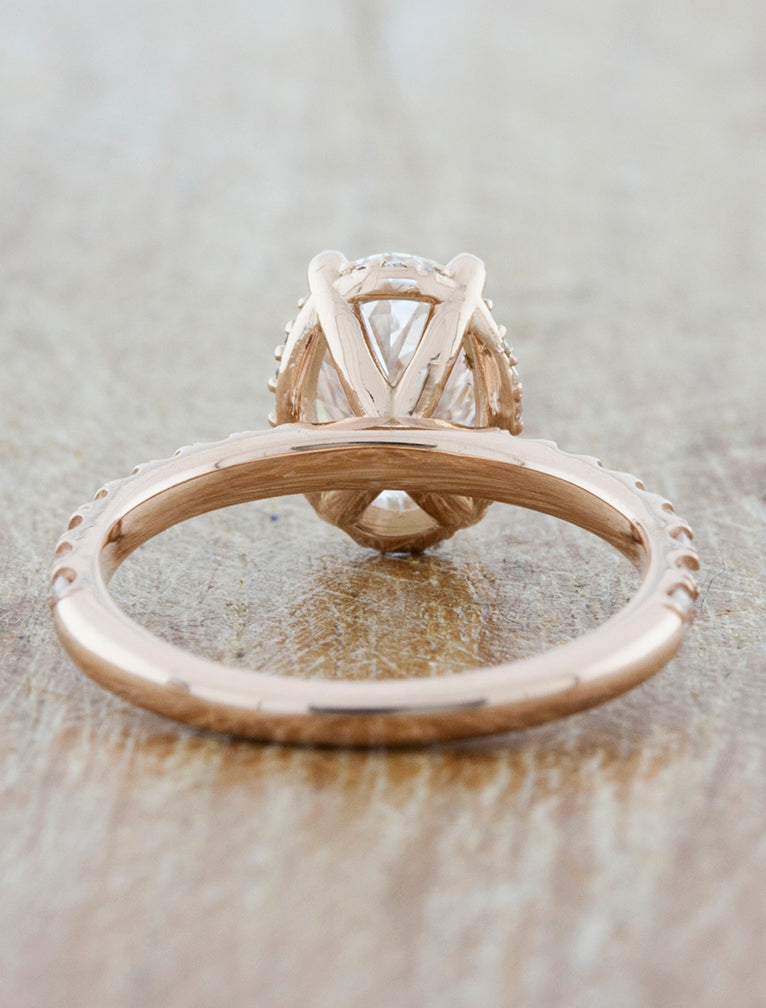 Samanthina - Oval