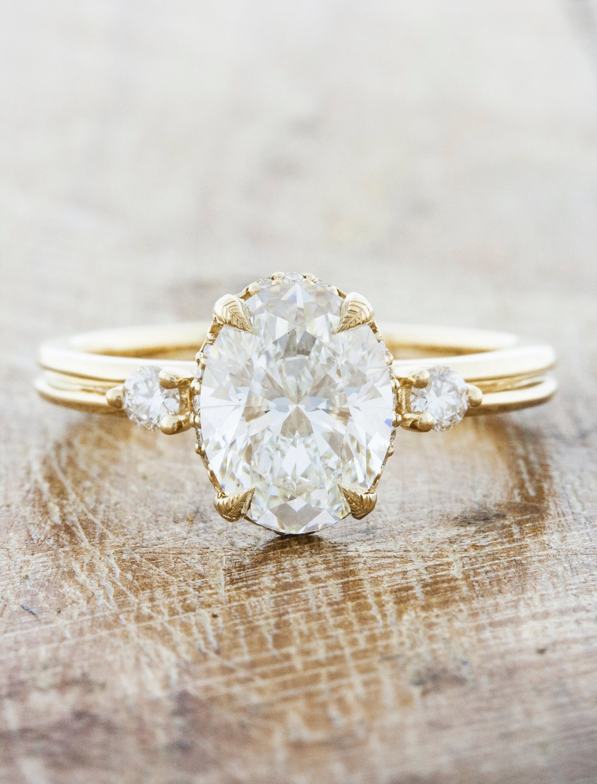 Diamond ring on gold band Clearance