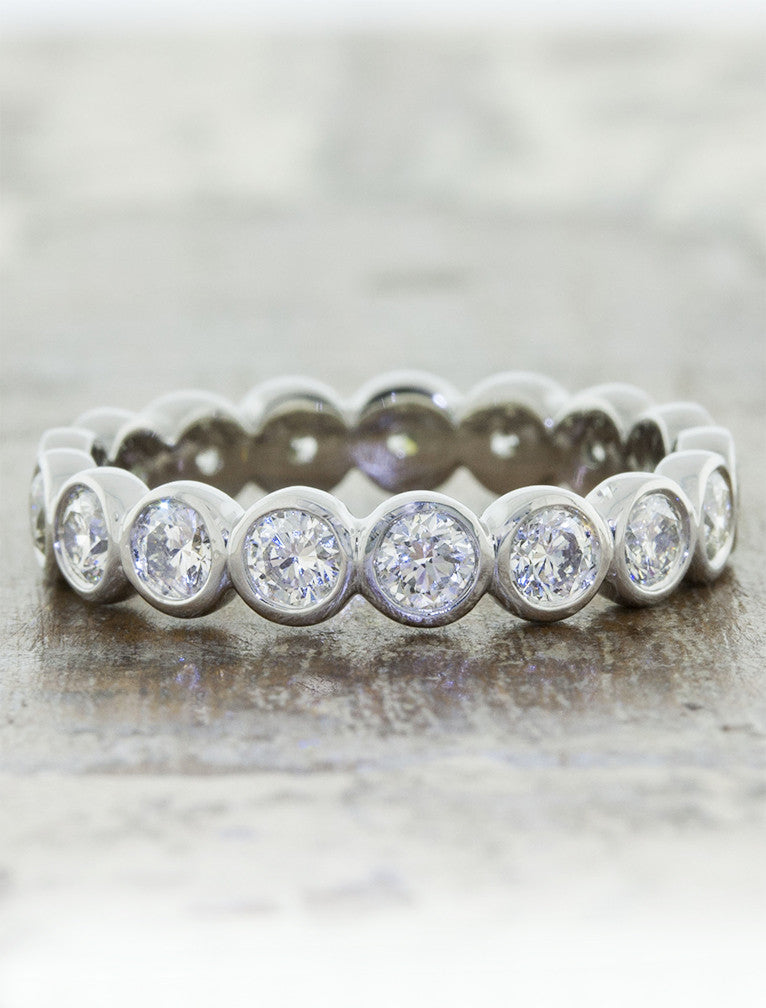 caption:Customized with larger diamonds