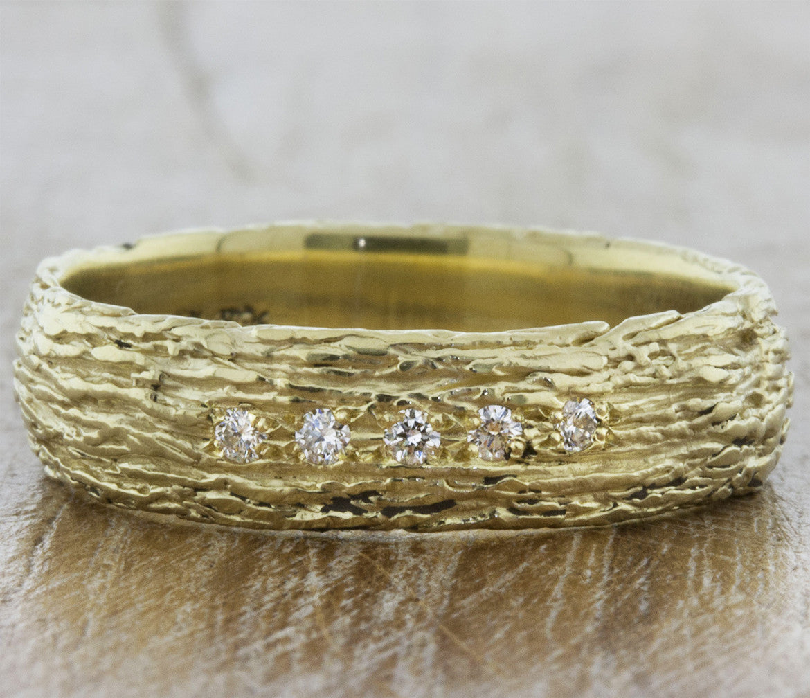 caption:Shown in 6mm width and customized with diamond settings