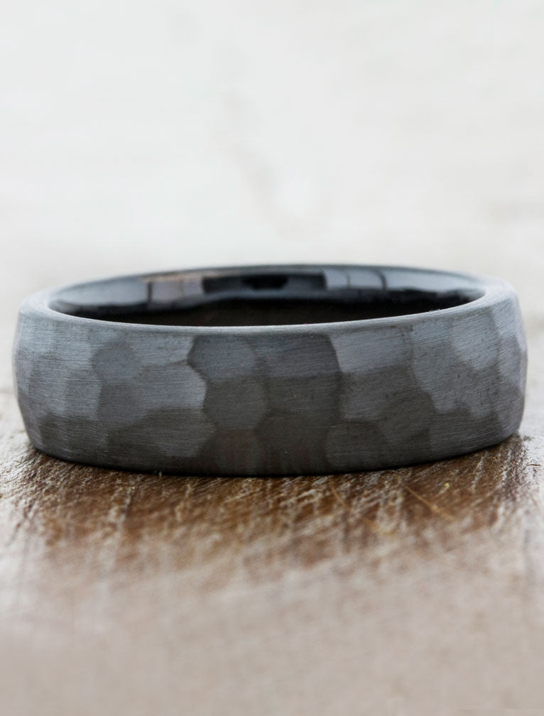 caption:Customized with black rhodium plating