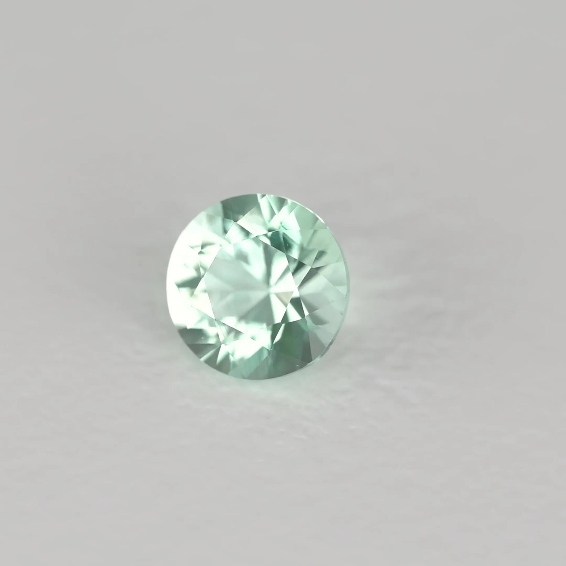 0.16ct Round Natural Emerald (Colour Green, Clarity Eye Clean, Cut Faceted)