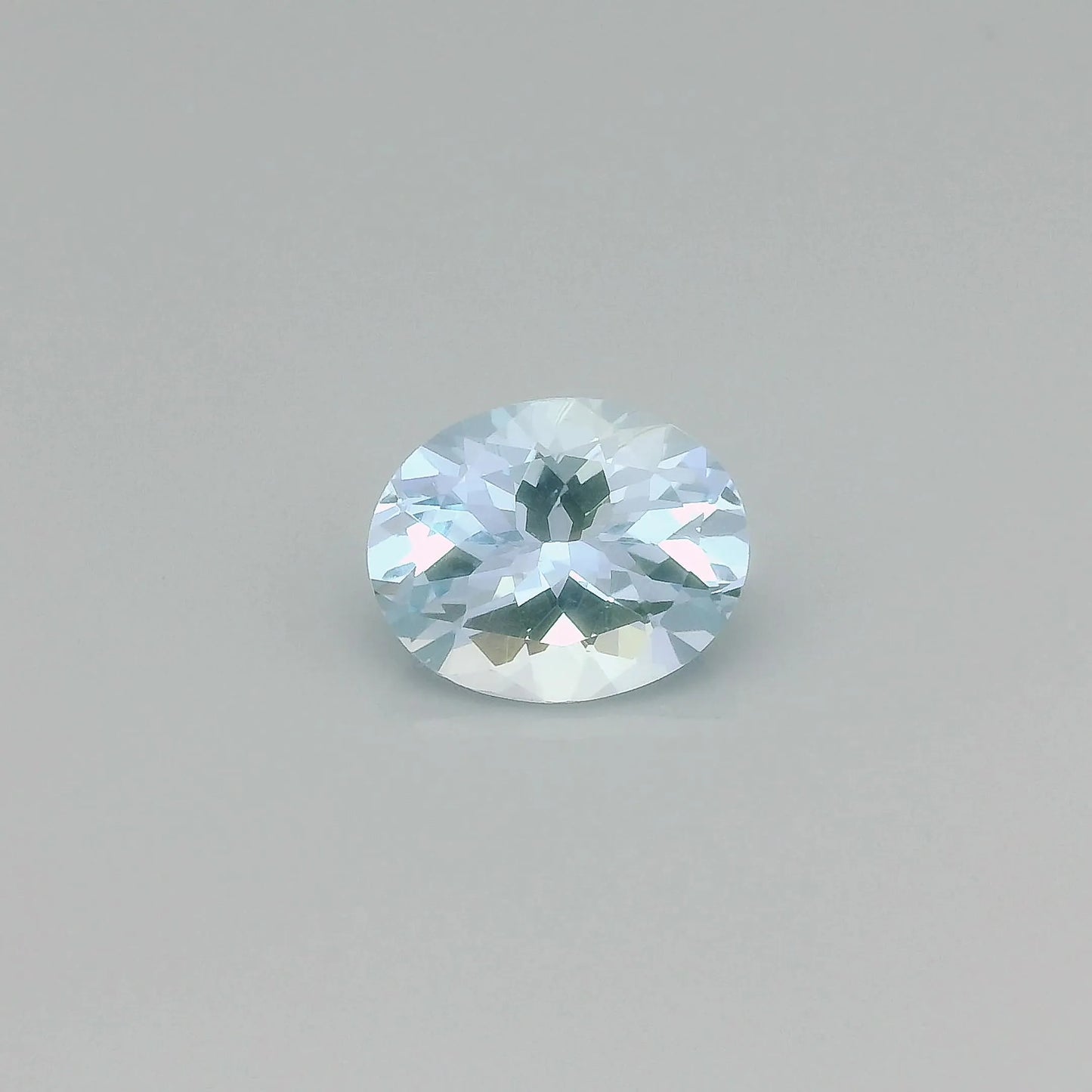 2.18ct Oval Natural Aquamarine (Colour Blue, Clarity Eye Clean, Cut Faceted)