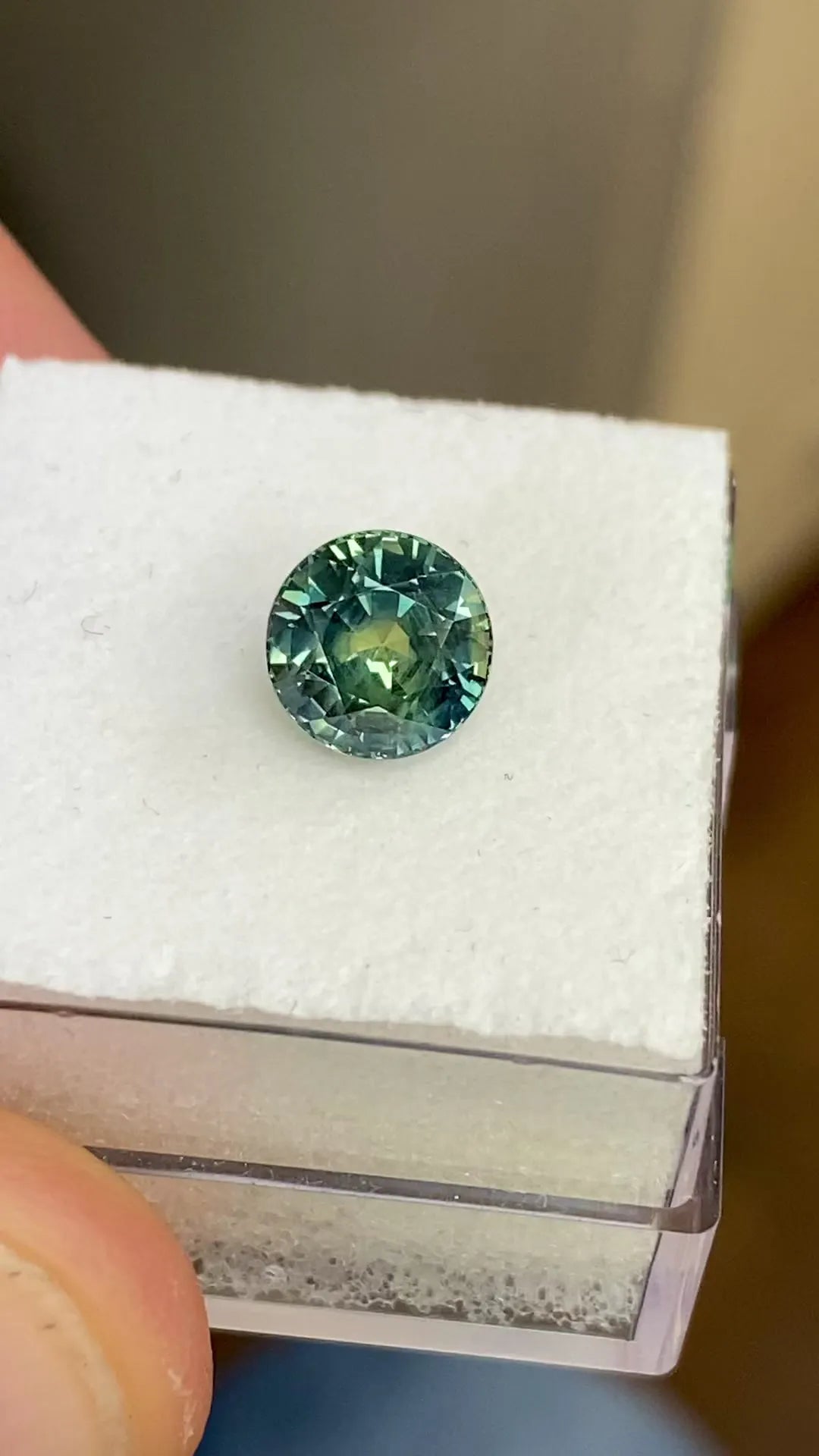 2.24ct Round Natural Sapphire (Colour Green, Clarity Eye Clean, Cut Faceted)