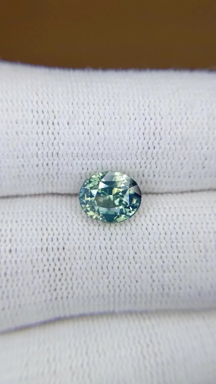 2.62ct Oval Natural Sapphire (Colour Green, Clarity Eye Clean, Cut Faceted)