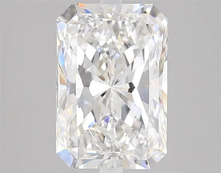 3.02ct Radiant Lab Grown Diamond (Colour E, Clarity VVS1, IGI Certified)
