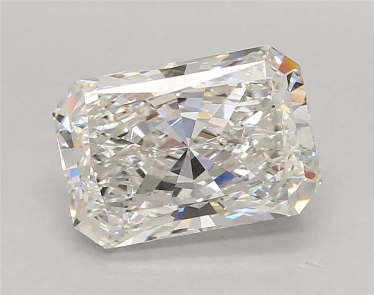 3.05ct Radiant Lab Grown Diamond (Colour F, Clarity VVS1, IGI Certified)