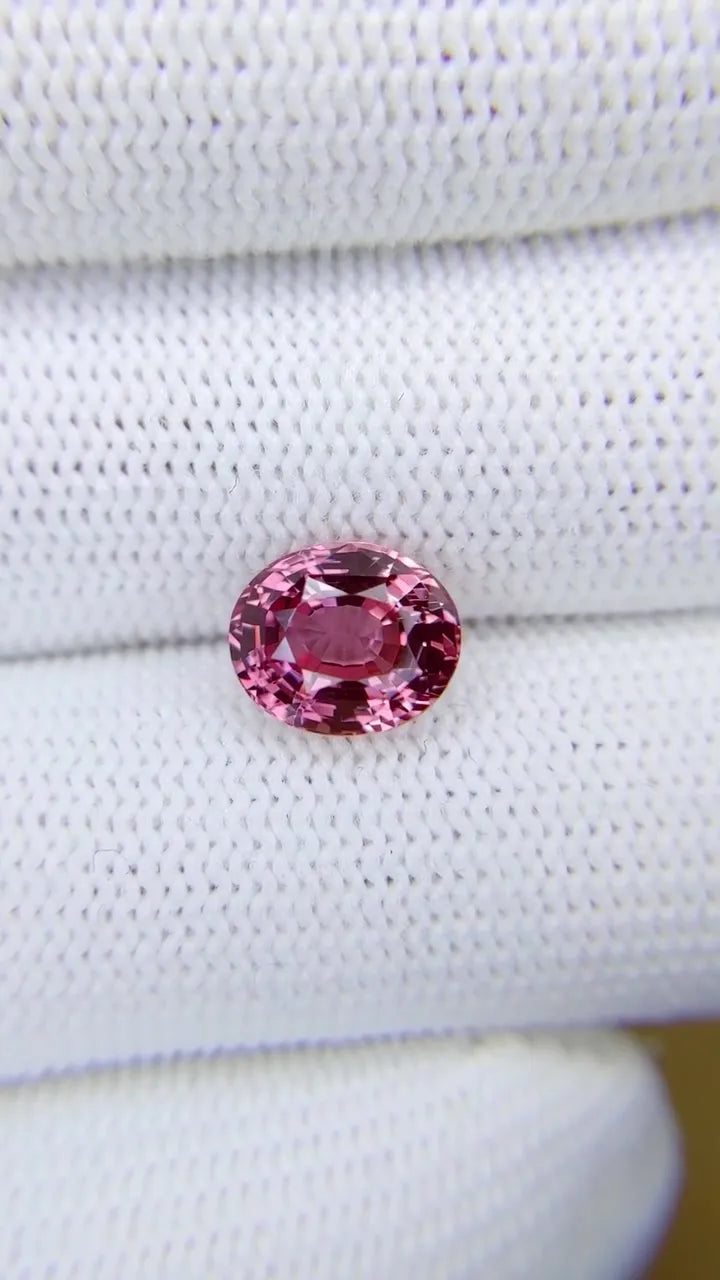 3.52ct Oval Natural Sapphire (Colour Pink, Clarity Eye Clean, Cut Faceted)
