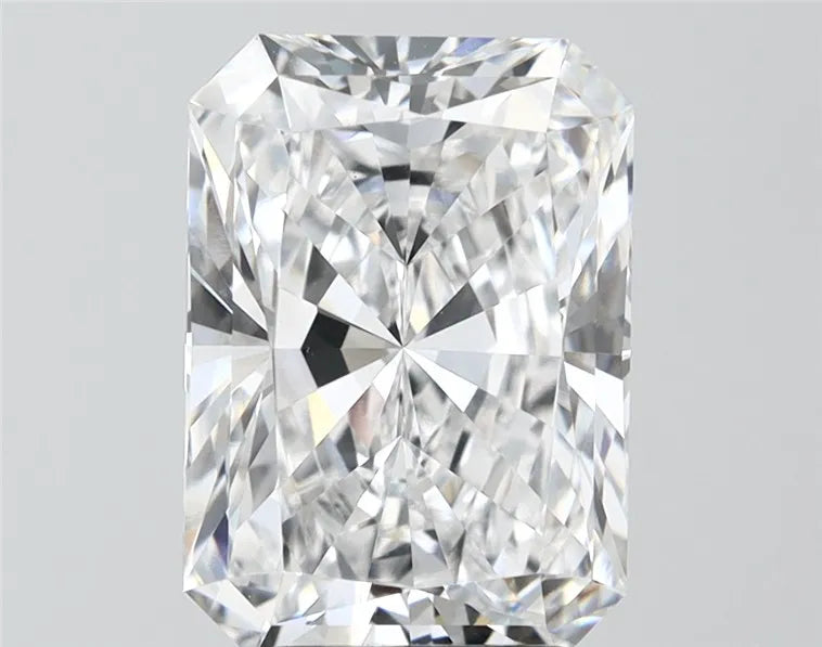 4.04ct Radiant Lab Grown Diamond (Colour D, Clarity VVS2, IGI Certified)