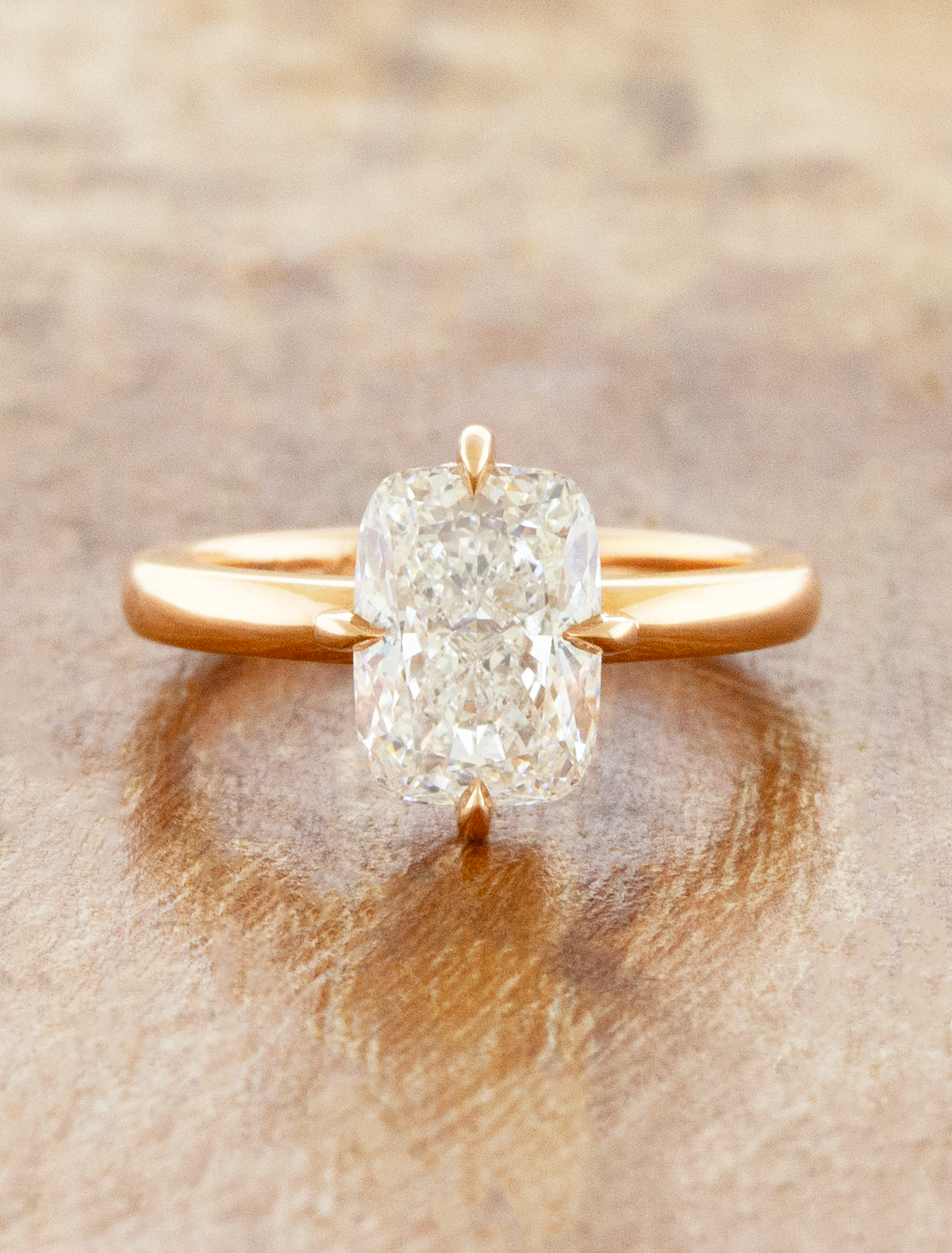 caption:Shown with 2ct cushion cut in 18k rose gold