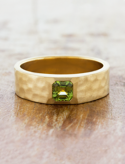caption:Shown with 0.7ct Asscher cut green sapphire in 18k yellow gold