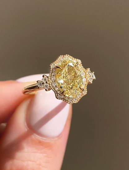 Evelina - Fancy Yellow Oval