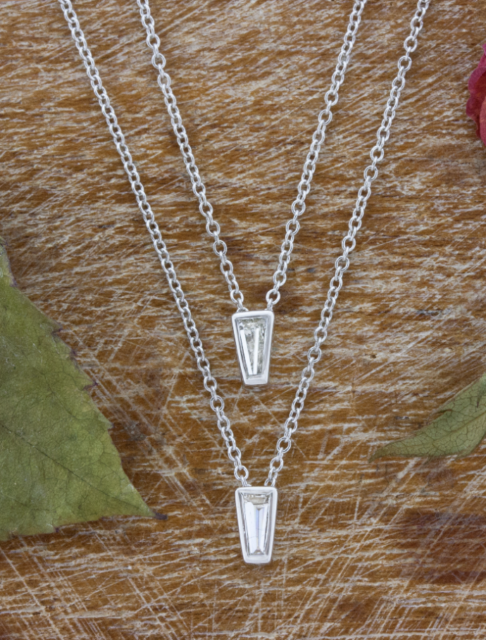 caption:Shown in platinum