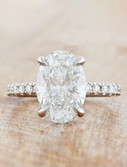 caption:Shown with 2.5ct oval diamond in platinum