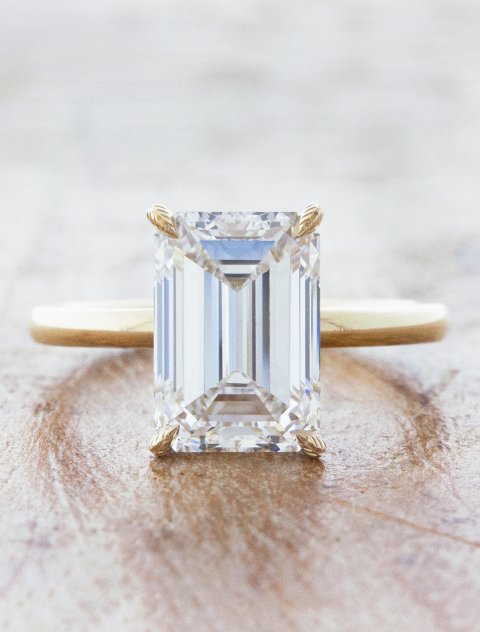 caption:4ct emerald cut