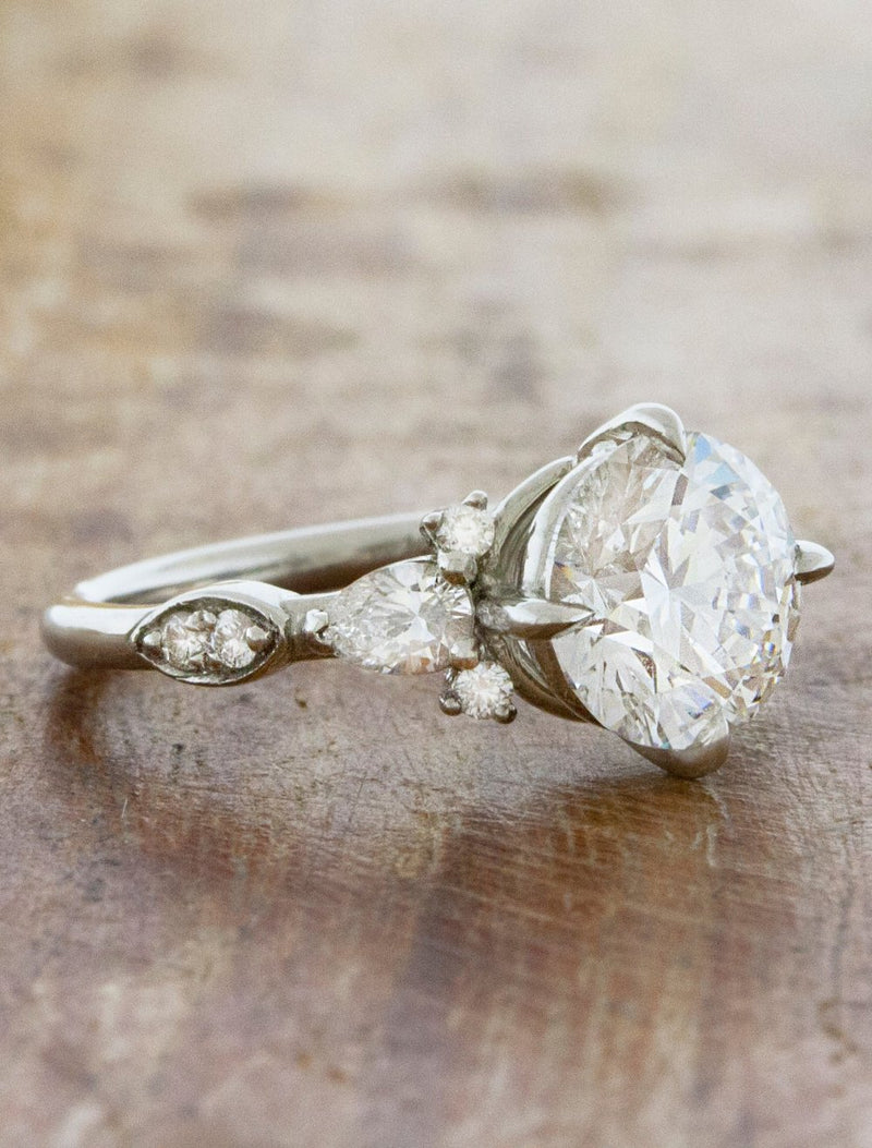 Jinny - 2.00ct Round Lab Grown Diamond