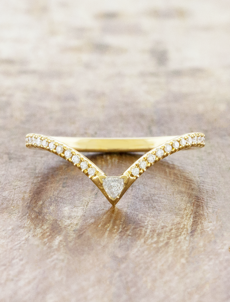 caption:Kia wedding band