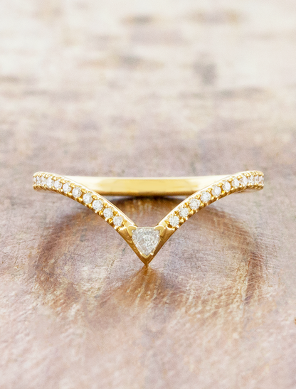 caption:Kia wedding band