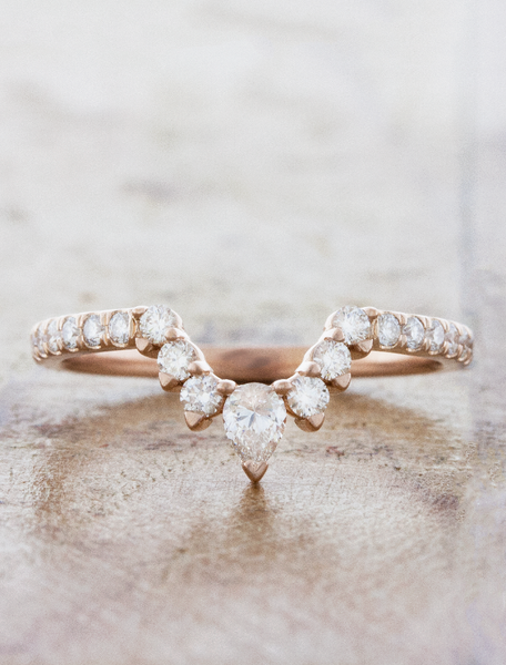 Curved 2025 engagement band