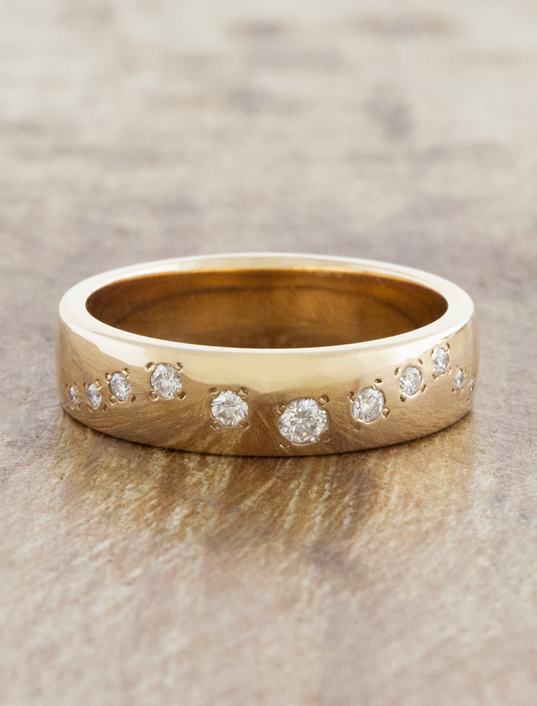 caption:14k rose gold in 5mm width, polished finish & smooth texture