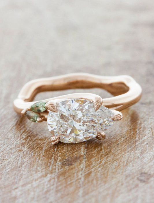 caption:Shown with 1.5ct pear diamond in 14k rose gold