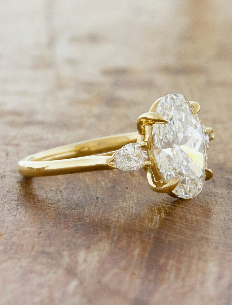 Permelia Oval - Lab Grown Diamonds