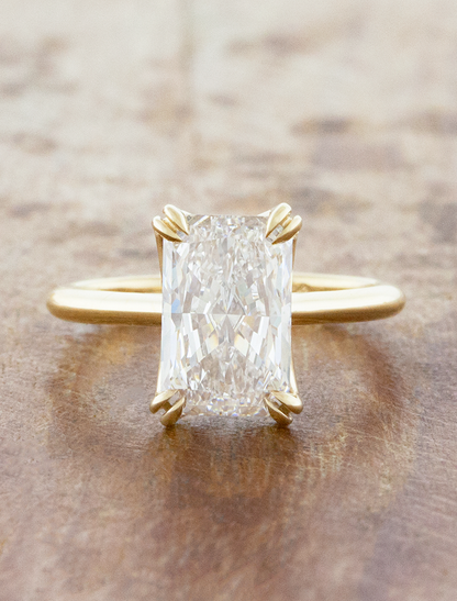 caption:Shown with 2.5ct radiant in 14k yellow gold 