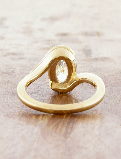 Salomé - 2.02ct Oval Lab Grown Diamond