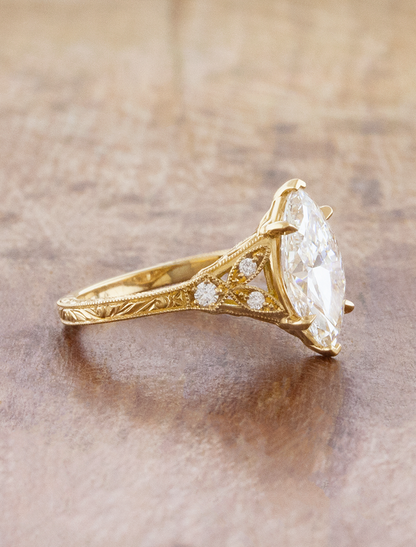 caption:Customized with 3 diamonds on either side