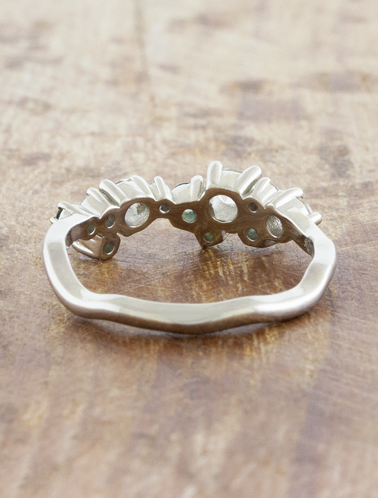 Vesabe - Custom Cluster Wedding Band