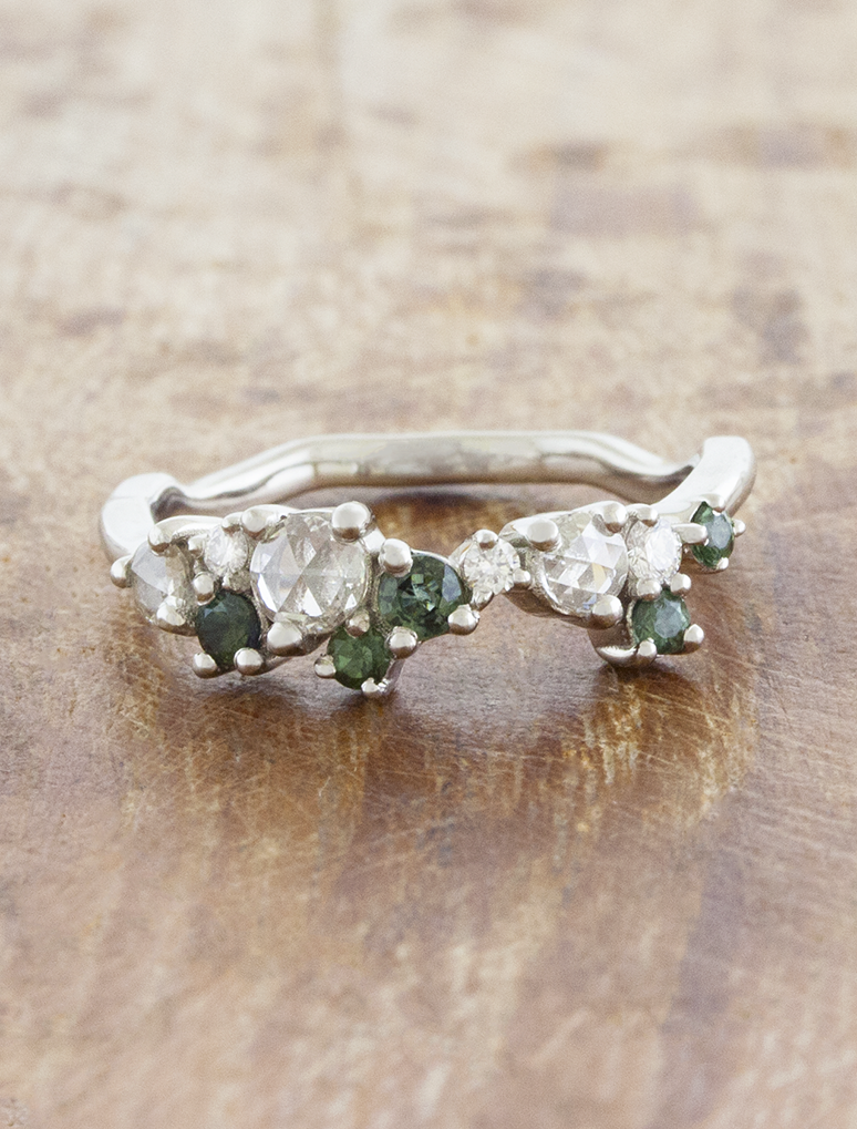 Vesabe - Custom Cluster Wedding Band