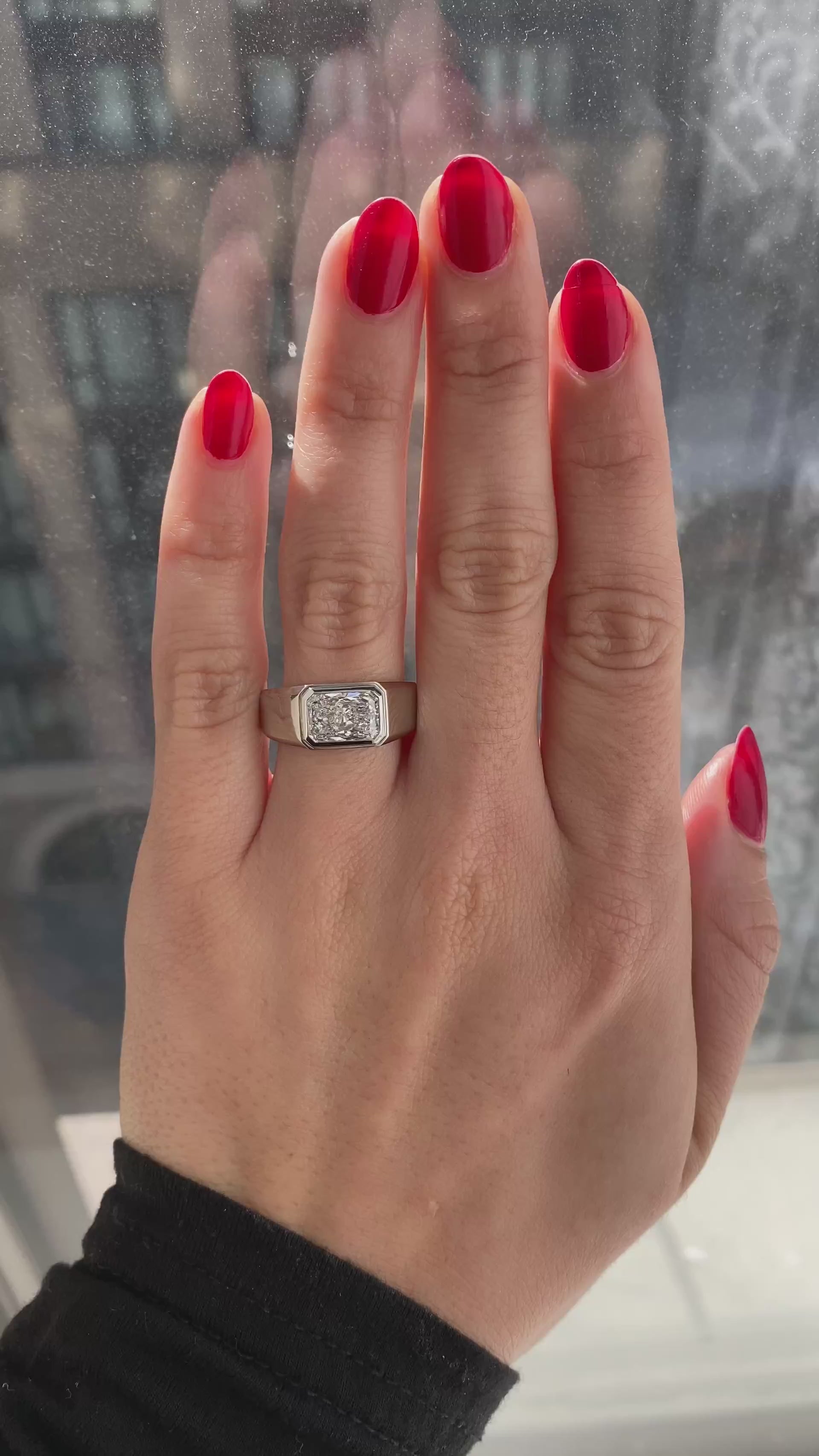 caption:Shown with 2ct radiant cut in platinum