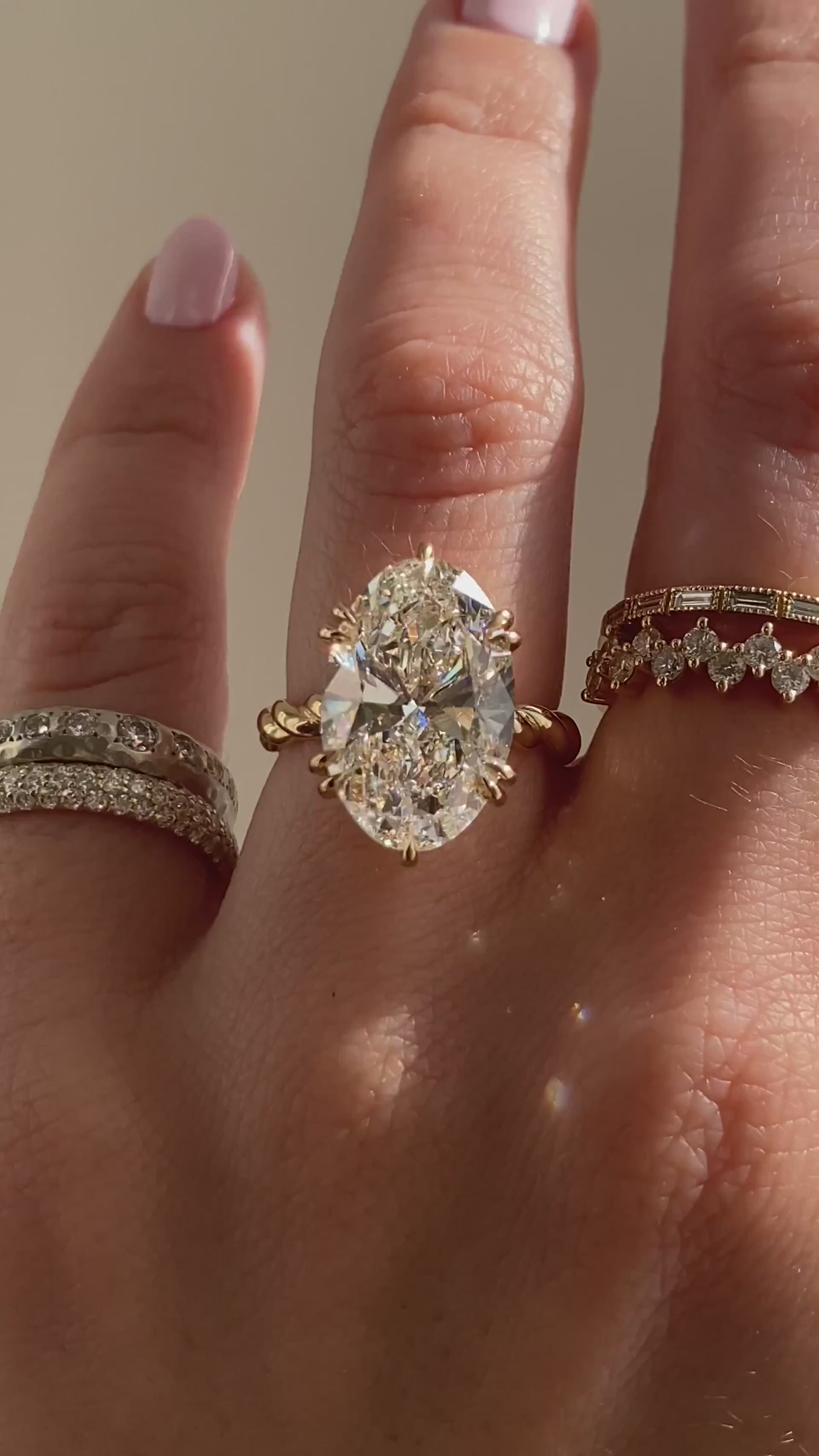 caption:Shown with 7ct oval in 18k yellow gold