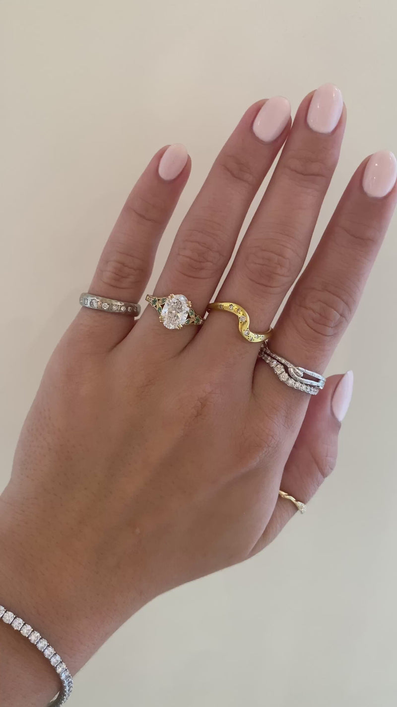 caption:Shown with 1.7ct oval diamond in 14k yellow gold